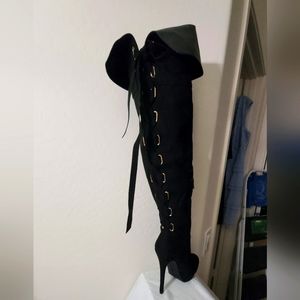 NWOT SHOEDAZZLE JANNELLA Thighhigh Boots with faux lace up the back-M